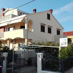https://apartments-mirijana.hotelinzadar.com